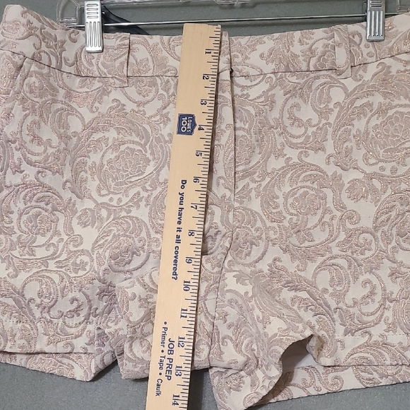 ANN TAYLOR LOFT Women's Elegant Cream/Gold Patterned Women Shorts - Size 12 - Picture 13 of 13